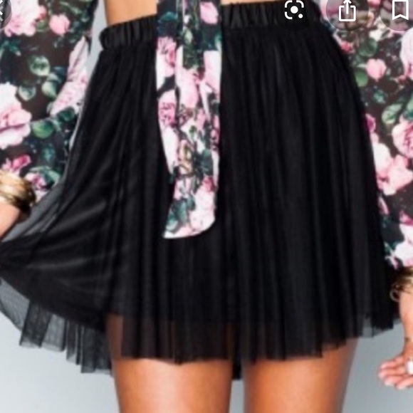 Show Me Your MuMu Dresses & Skirts - SHOW ME YOUR MUMU Black Carrie Skirt sz small